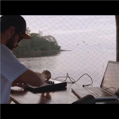 Enjoy a sunny break courtesy of @otaambeatmaker 's Outdoor Session in Cuba!#otaamontour #beatmaker #beatmaking #french #dj #hiphop #lofi #outdoorsession #prlife #pragency #theperfectswell #theswellfactory